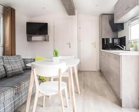 Domek Kempingowy * Chałupy