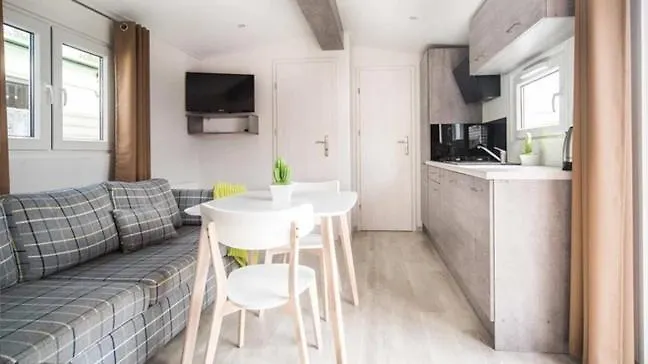 Domek Kempingowy * Chałupy